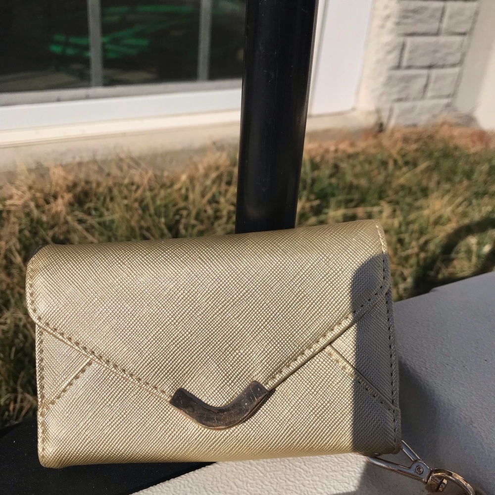 NWOT Aldo wristlet/phone holder.